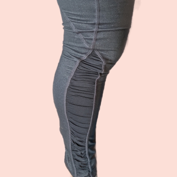 LULULEMON ruche denim like legging - Picture 3 of 3